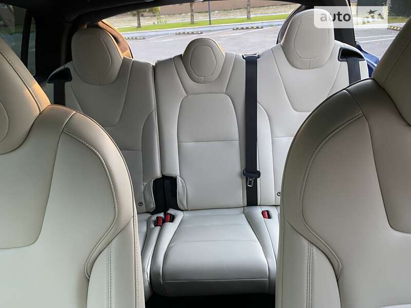Позашляховик / Кросовер Tesla Model X 2019 в Києві