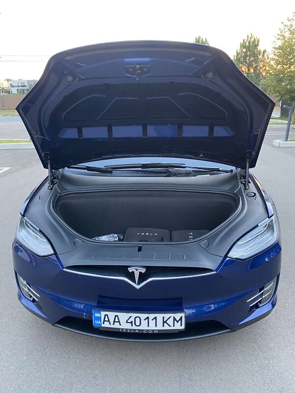 Позашляховик / Кросовер Tesla Model X 2019 в Києві