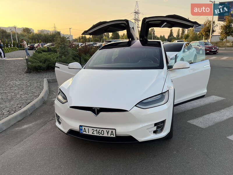Внедорожник / Кроссовер Tesla Model X 2018 в Вишневом
