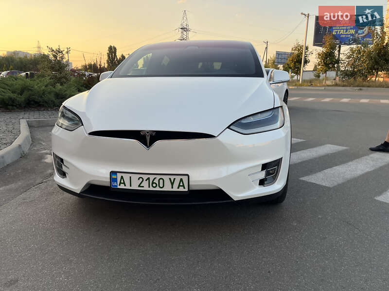 Внедорожник / Кроссовер Tesla Model X 2018 в Вишневом