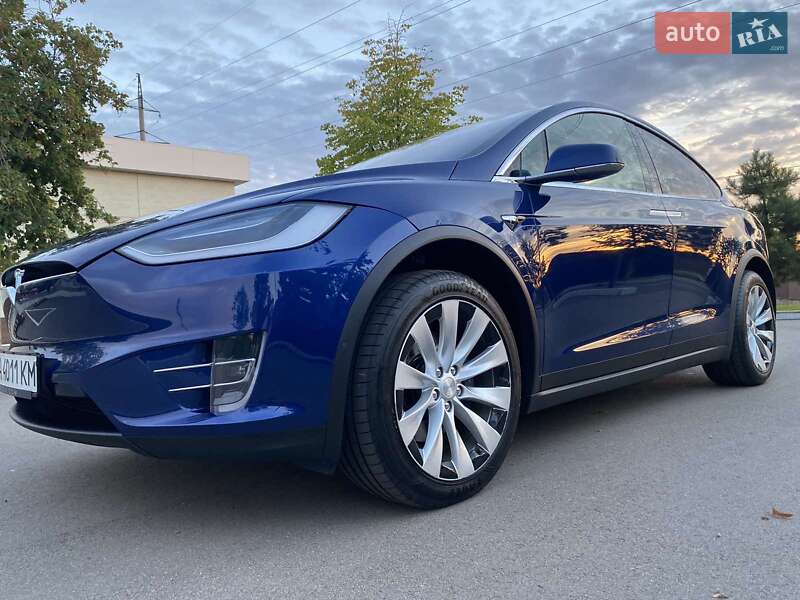 Внедорожник / Кроссовер Tesla Model X 2019 в Киеве