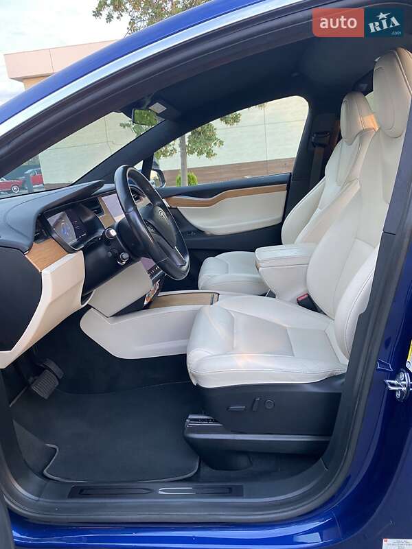 Внедорожник / Кроссовер Tesla Model X 2019 в Киеве