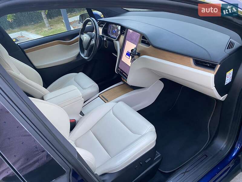 Внедорожник / Кроссовер Tesla Model X 2019 в Киеве