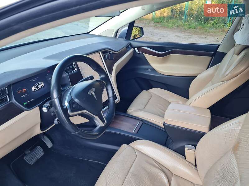 Позашляховик / Кросовер Tesla Model X 2016 в Києві
