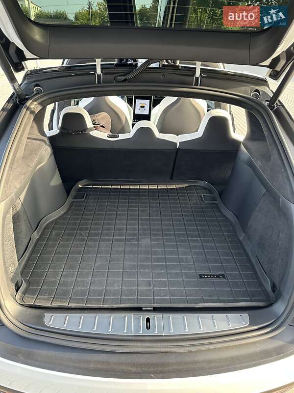 Позашляховик / Кросовер Tesla Model X 2018 в Тернополі