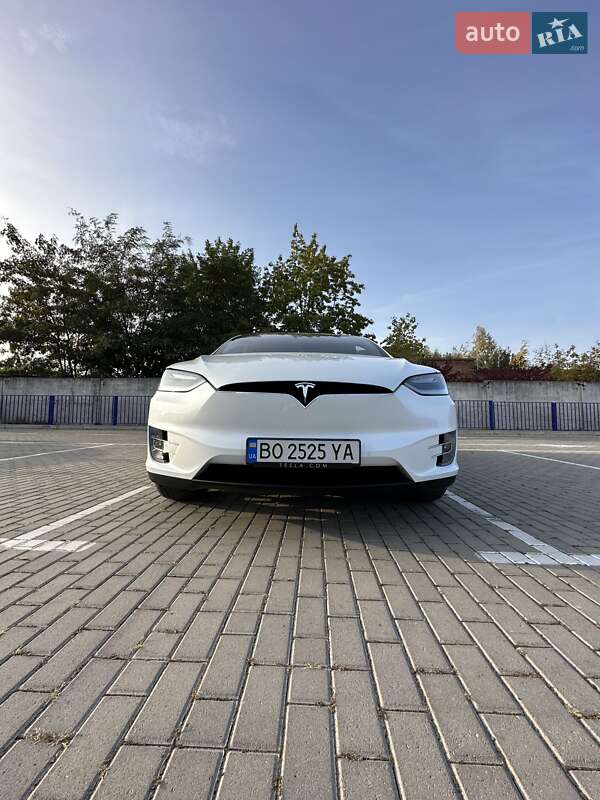 Позашляховик / Кросовер Tesla Model X 2018 в Тернополі
