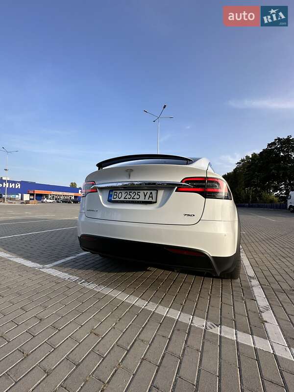 Позашляховик / Кросовер Tesla Model X 2018 в Тернополі