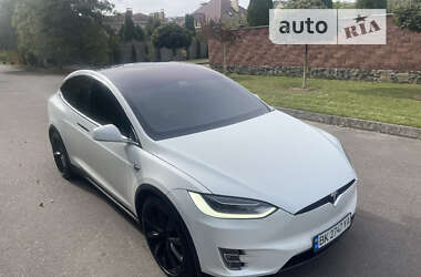 Позашляховик / Кросовер Tesla Model X 2017 в Рівному