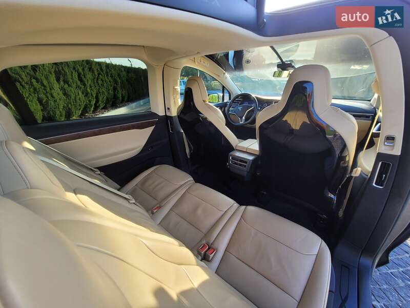 Внедорожник / Кроссовер Tesla Model X 2016 в Днепре