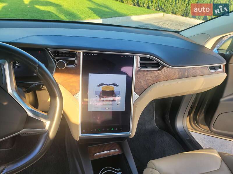 Внедорожник / Кроссовер Tesla Model X 2016 в Днепре