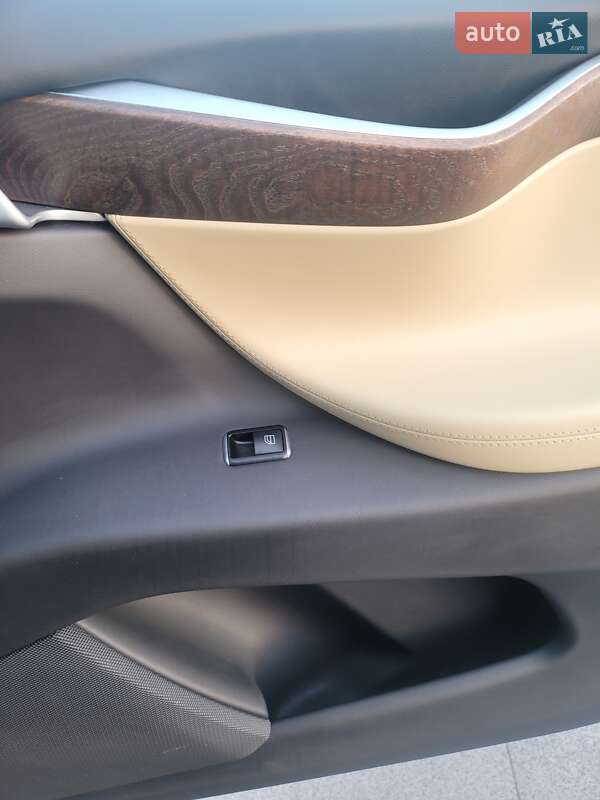 Внедорожник / Кроссовер Tesla Model X 2016 в Днепре