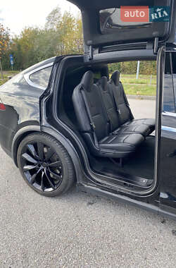 Позашляховик / Кросовер Tesla Model X 2016 в 