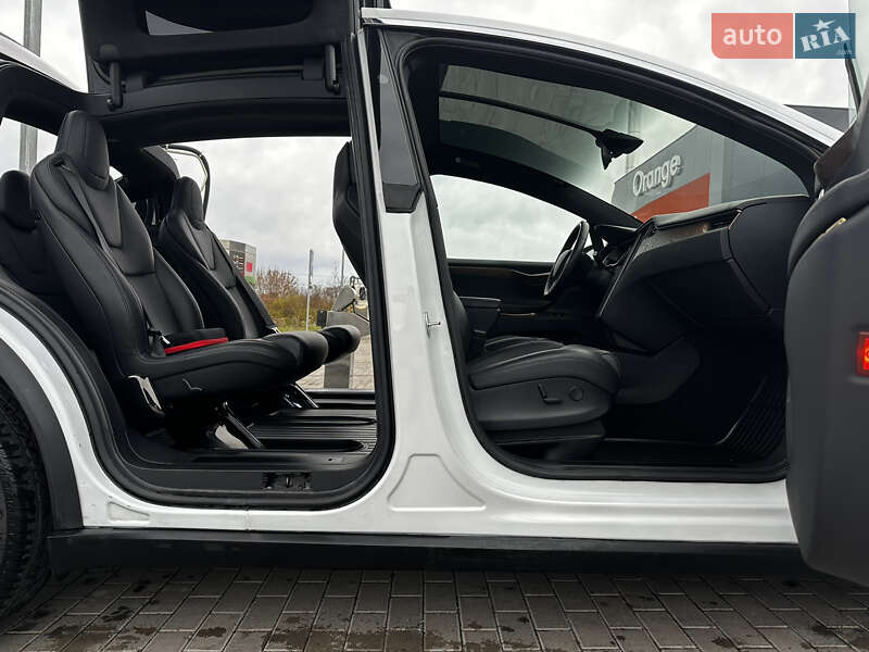 Позашляховик / Кросовер Tesla Model X 2018 в Львові