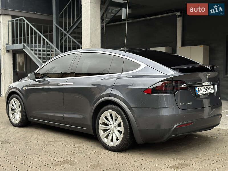 Позашляховик / Кросовер Tesla Model X 2016 в Львові