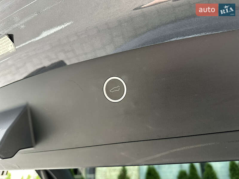Позашляховик / Кросовер Tesla Model X 2016 в Львові
