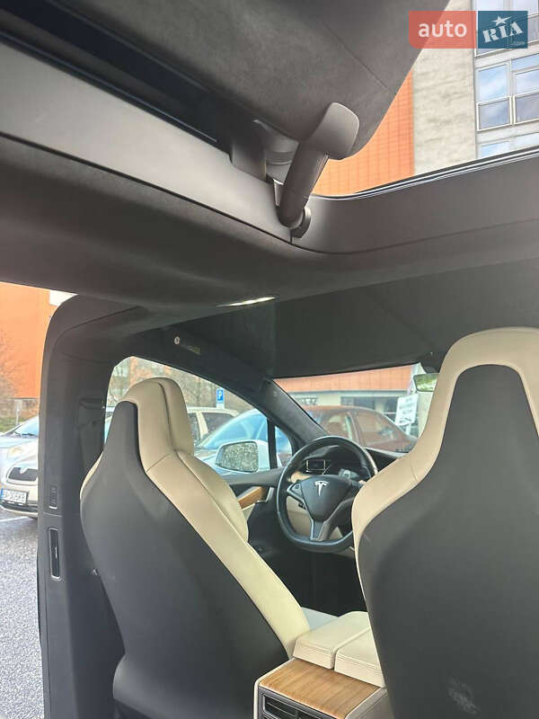 Позашляховик / Кросовер Tesla Model X 2019 в Києві