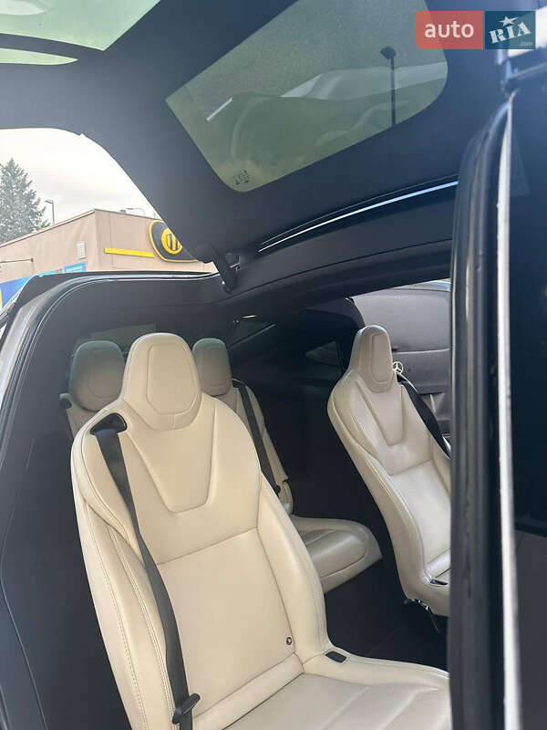 Позашляховик / Кросовер Tesla Model X 2019 в Києві