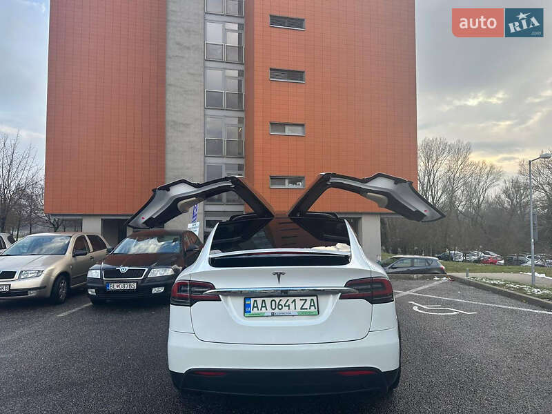 Позашляховик / Кросовер Tesla Model X 2019 в Києві