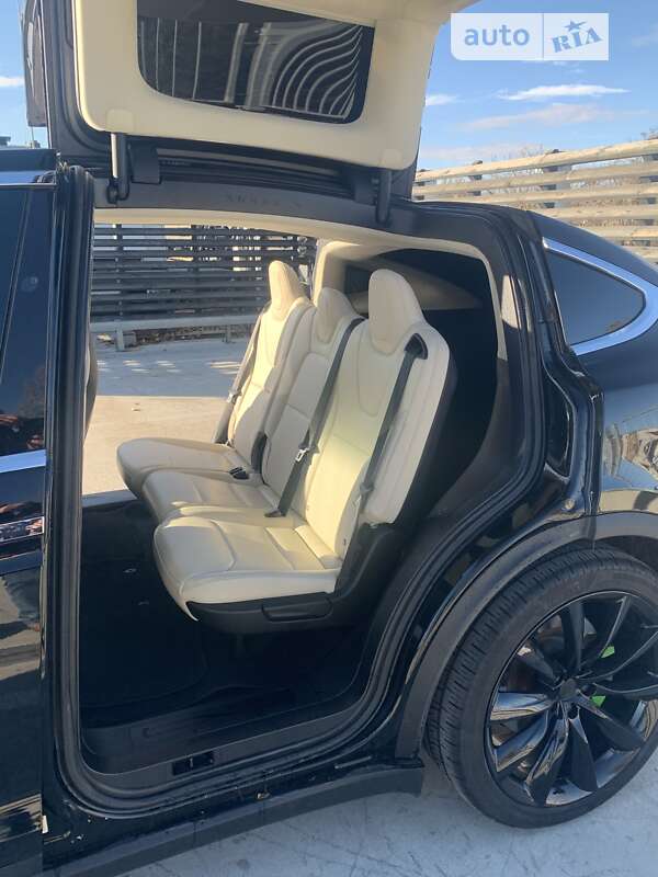 Позашляховик / Кросовер Tesla Model X 2018 в Києві