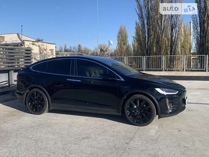 Позашляховик / Кросовер Tesla Model X 2018 в Києві