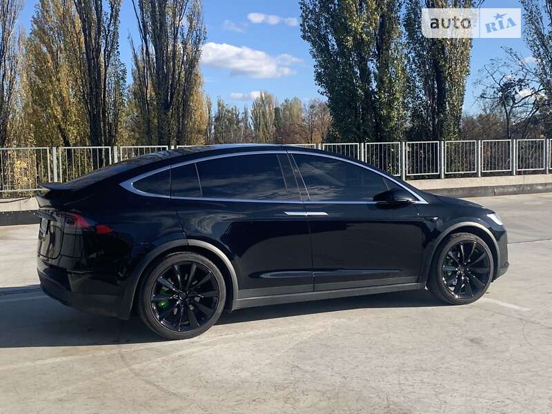 Позашляховик / Кросовер Tesla Model X 2018 в Києві