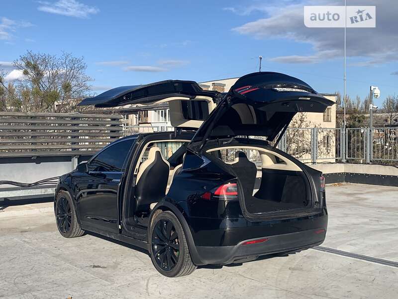 Позашляховик / Кросовер Tesla Model X 2018 в Києві