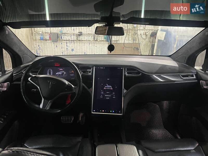Внедорожник / Кроссовер Tesla Model X 2016 в Черновцах