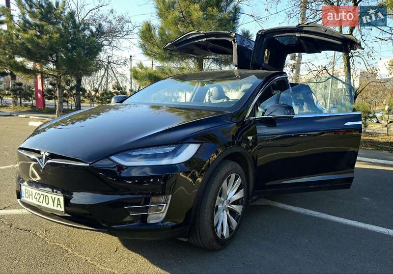 Tesla Model X 2020