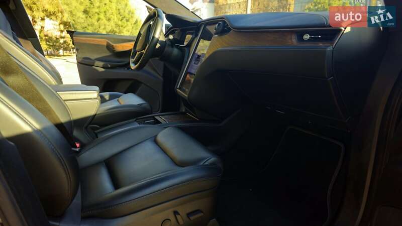 Внедорожник / Кроссовер Tesla Model X 2020 в Одессе