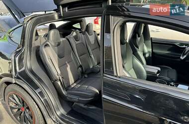 Позашляховик / Кросовер Tesla Model X 2017 в 