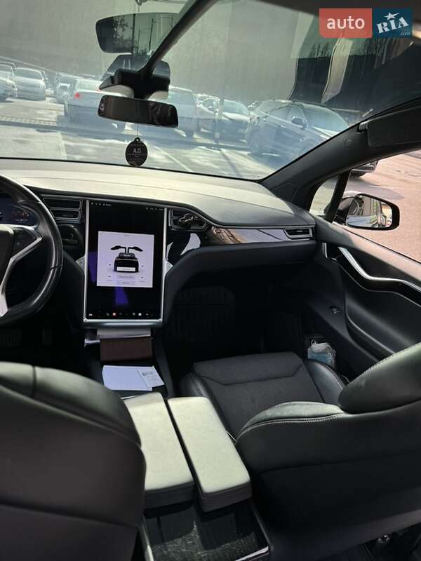 Внедорожник / Кроссовер Tesla Model X 2017 в Киеве