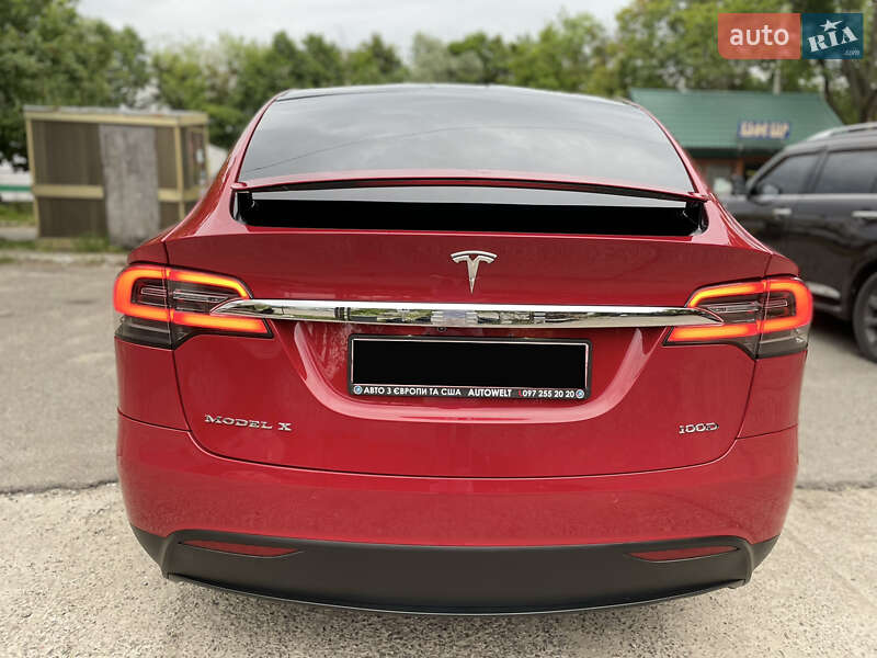 Позашляховик / Кросовер Tesla Model X 2017 в Львові