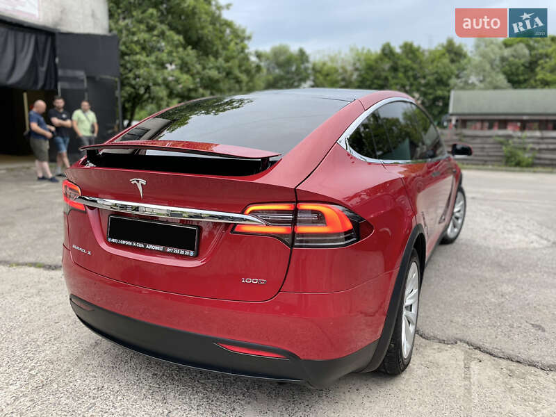 Позашляховик / Кросовер Tesla Model X 2017 в Львові