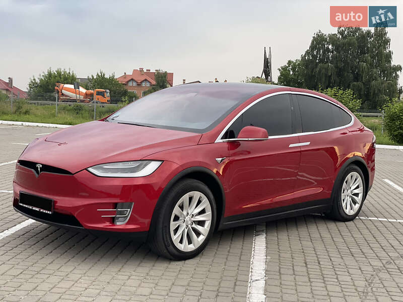 Позашляховик / Кросовер Tesla Model X 2017 в Львові
