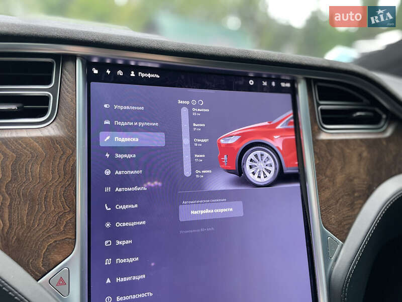 Позашляховик / Кросовер Tesla Model X 2017 в Львові