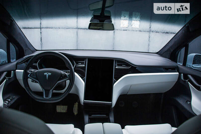 Внедорожник / Кроссовер Tesla Model X 2020 в Днепре