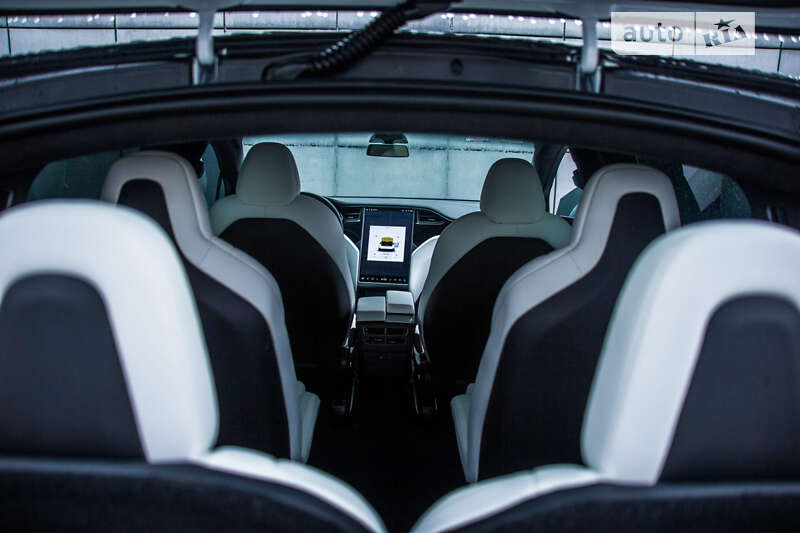 Позашляховик / Кросовер Tesla Model X 2020 в Дніпрі
