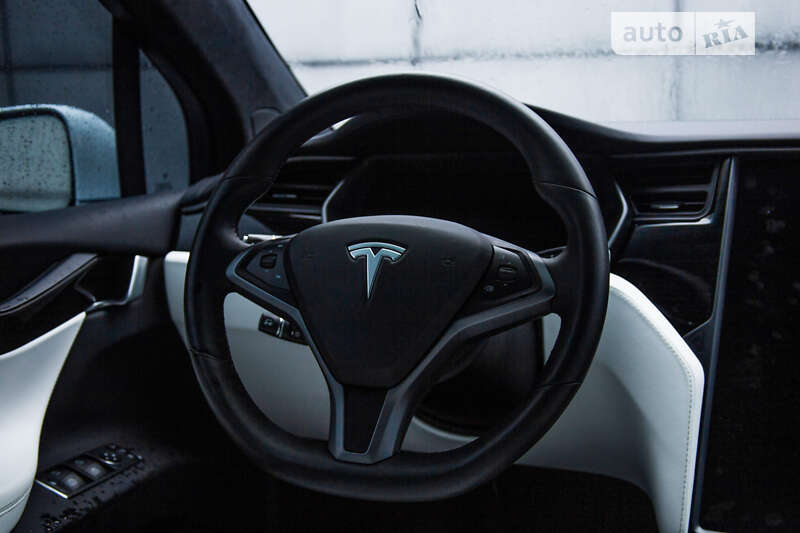 Позашляховик / Кросовер Tesla Model X 2020 в Дніпрі