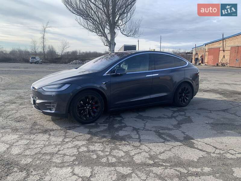 Позашляховик / Кросовер Tesla Model X 2019 в П'ятихатках