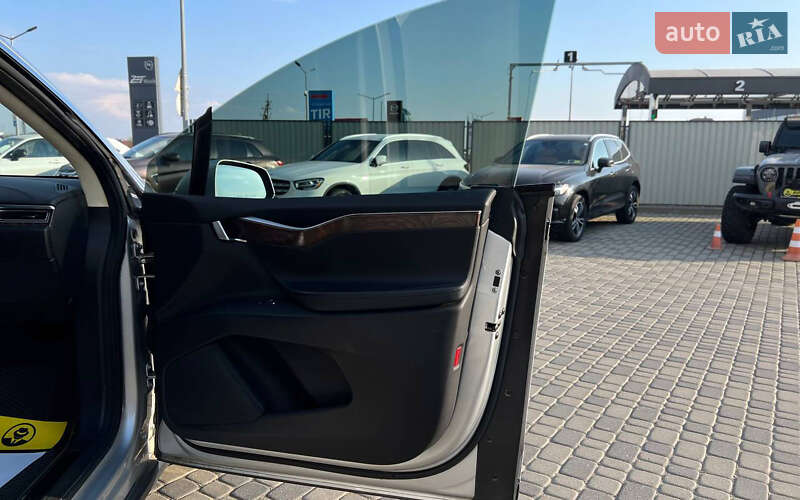Внедорожник / Кроссовер Tesla Model X 2018 в Мукачево