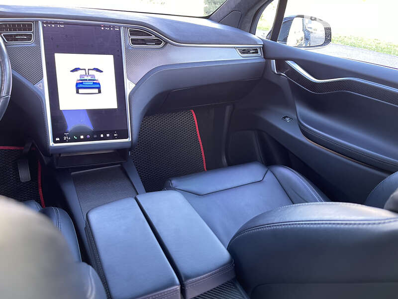 Внедорожник / Кроссовер Tesla Model X 2017 в Луцке фото 17 Внедорожник / Кроссовер Tesla Model X 2017 в Луцке