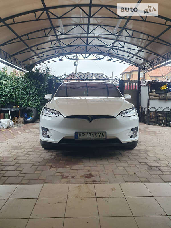 Внедорожник / Кроссовер Tesla Model X 2019 в Запорожье