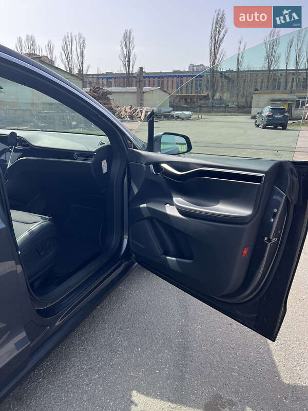 Позашляховик / Кросовер Tesla Model X 2018 в Києві