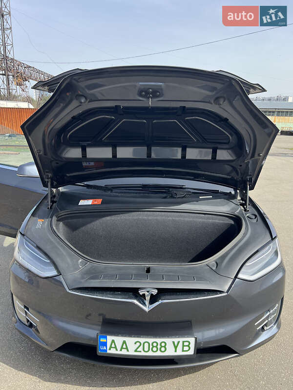 Позашляховик / Кросовер Tesla Model X 2018 в Києві