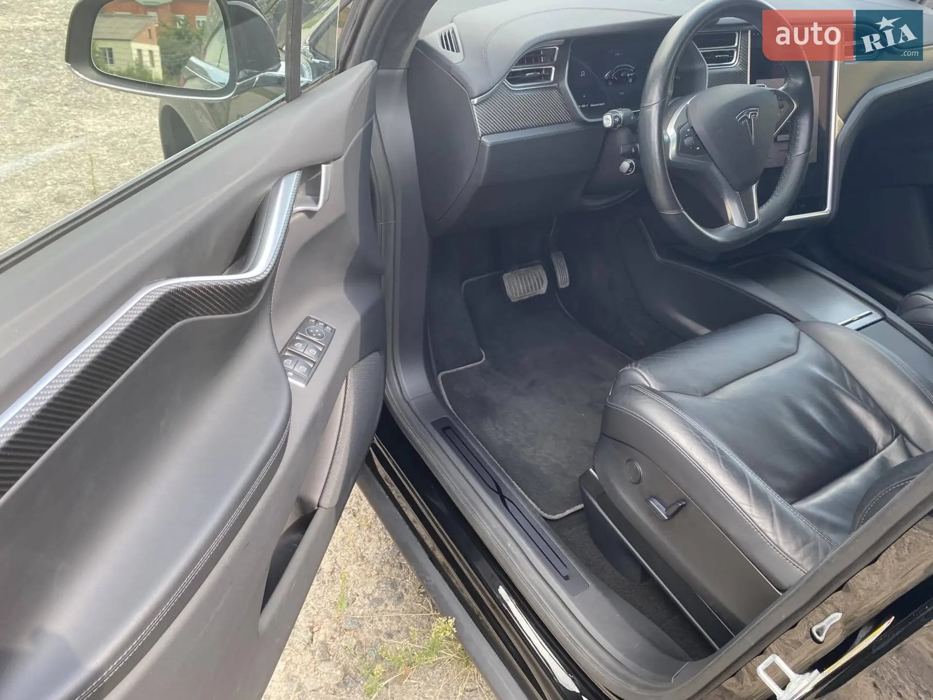 Tesla Model X 2017 VIN 5YJXCDE28HF046146 фото оголошення 17 з 26