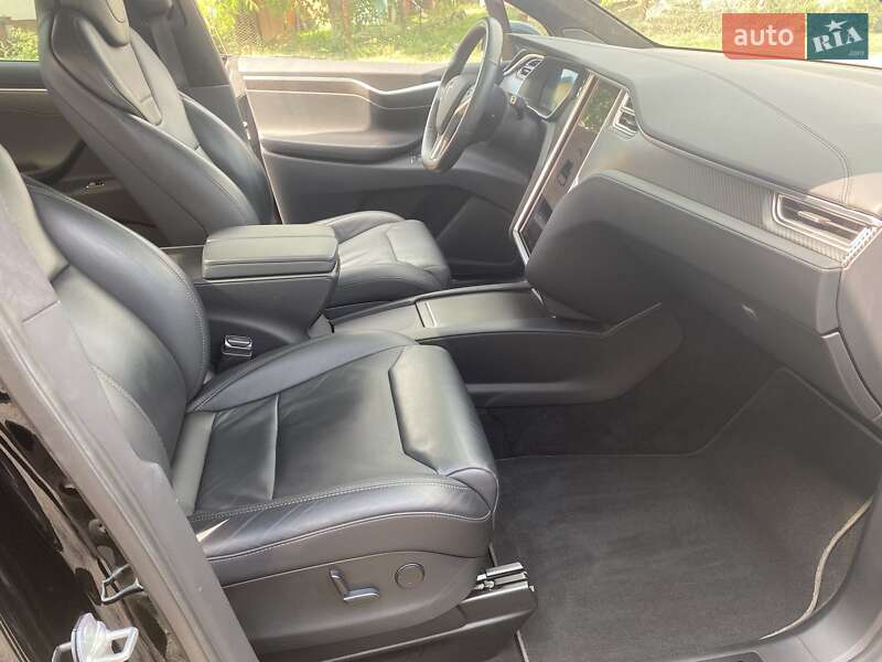 Внедорожник / Кроссовер Tesla Model X 2017 в Киеве