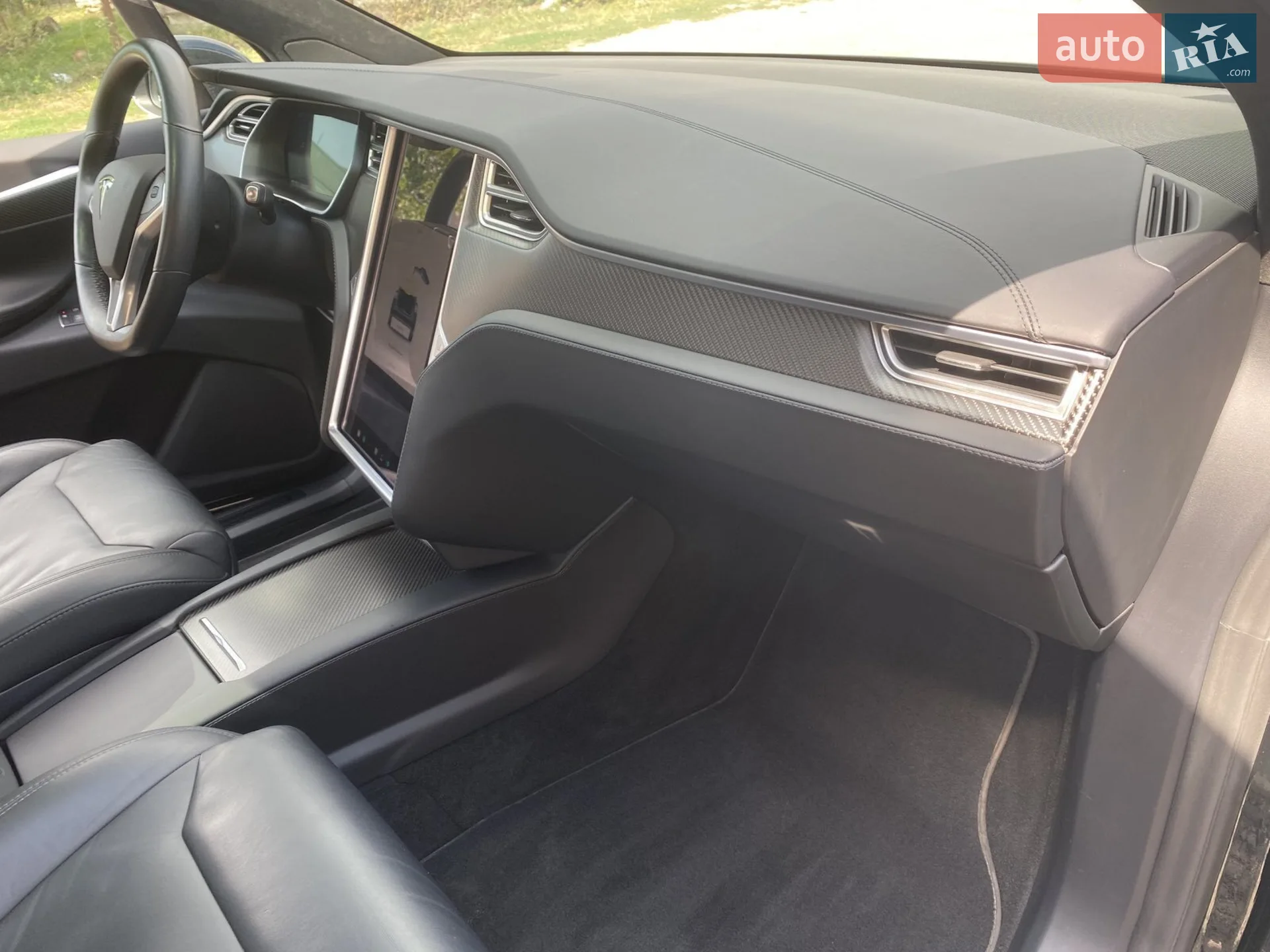 Tesla Model X 2017 VIN 5YJXCDE28HF046146 фото оголошення 13 з 26