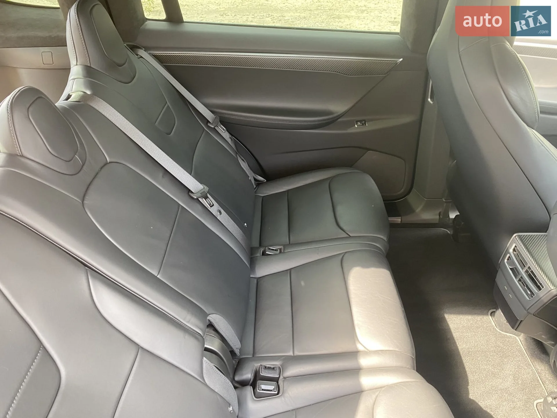 Tesla Model X 2017 VIN 5YJXCDE28HF046146 фото оголошення 20 з 26