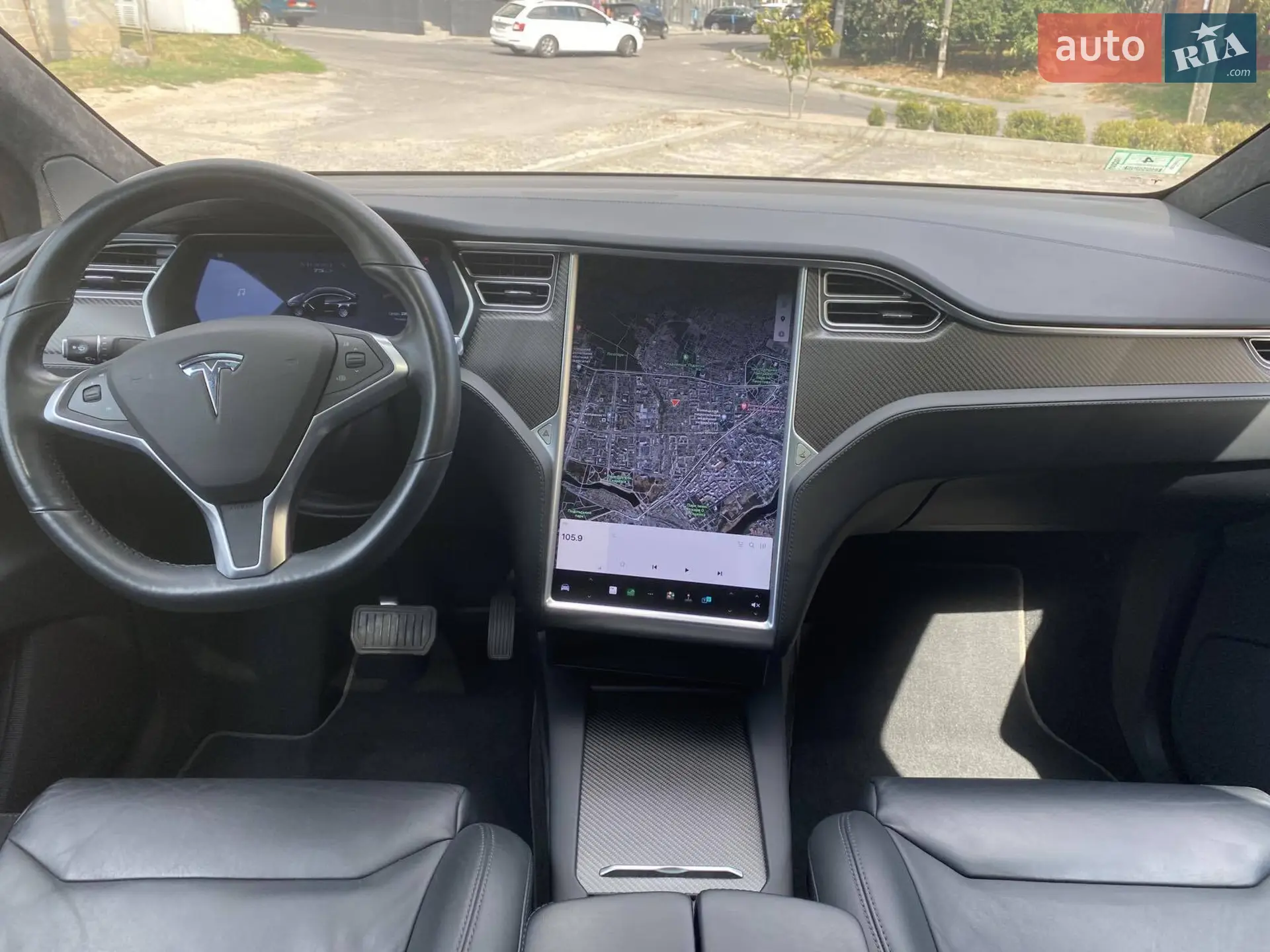 Tesla Model X 2017 VIN 5YJXCDE28HF046146 фото оголошення 12 з 26