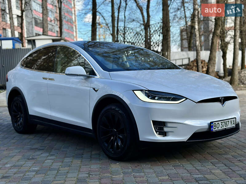 Внедорожник / Кроссовер Tesla Model X 2016 в Тернополе